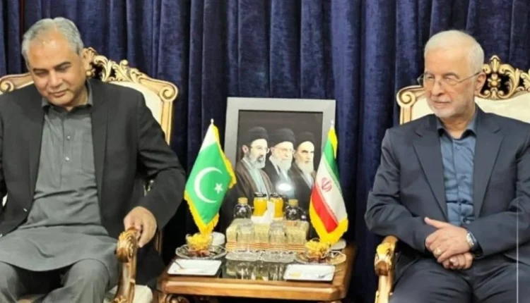 وفد إيراني رفيع في إسلام آباد ومقترح باكستاني قطري لإحياء المفاوضات