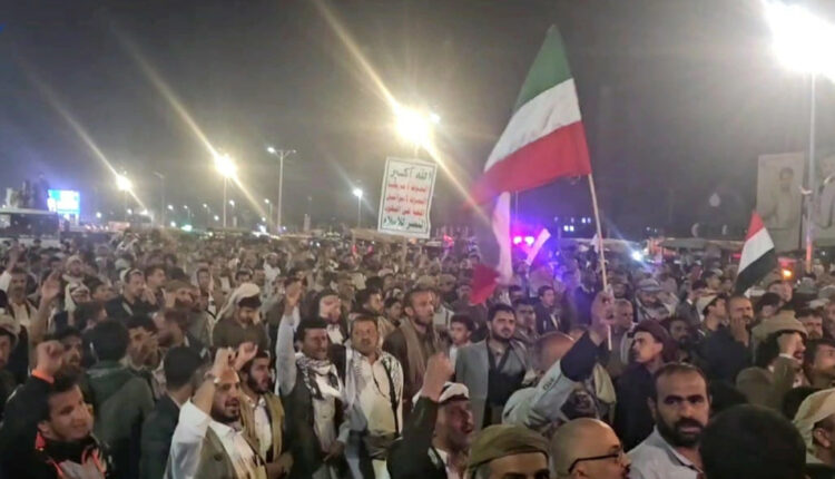 خروج حاشد في صنعاء دعما للقيادة والقوات المسلحة وتأييدا لخطوات كسر الحصار