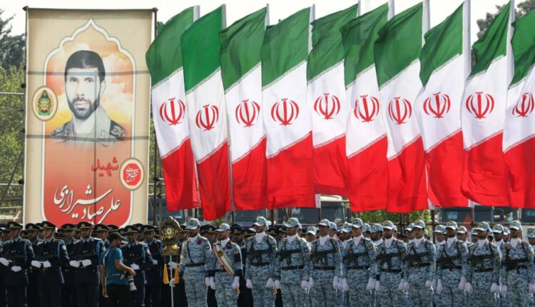 طهران ترفع سقف التحدي: “لن نتراجع حتى استسلام واشنطن”
