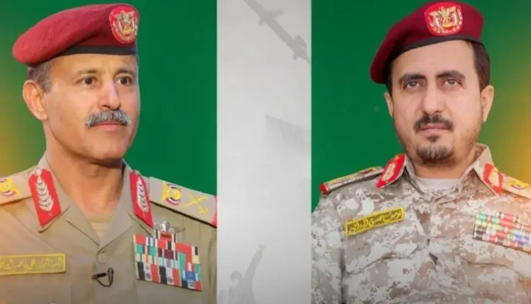 حذرا من أي مغامرة جديدة ستواجه بردع عسكري يغير موازين المنطقة بأكملها .. وزير الدفاع ورئيس هيئة الأركان في صنعاء