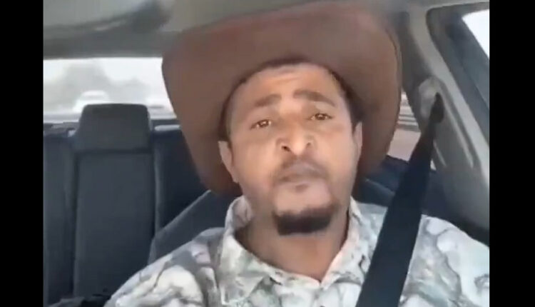 بالفيديو.. ضابط سعودي رفيع يهين “المرتزقة” ويعتدي على أعراض اليمنيين