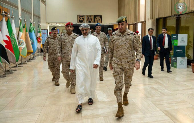 طارق صالح في الرياض.. هل هو ضيف أم سجين؟