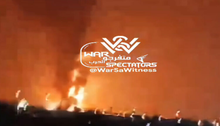 فيديو يوثق حرائق كبيرة في مطار الملك خالد في الرياض