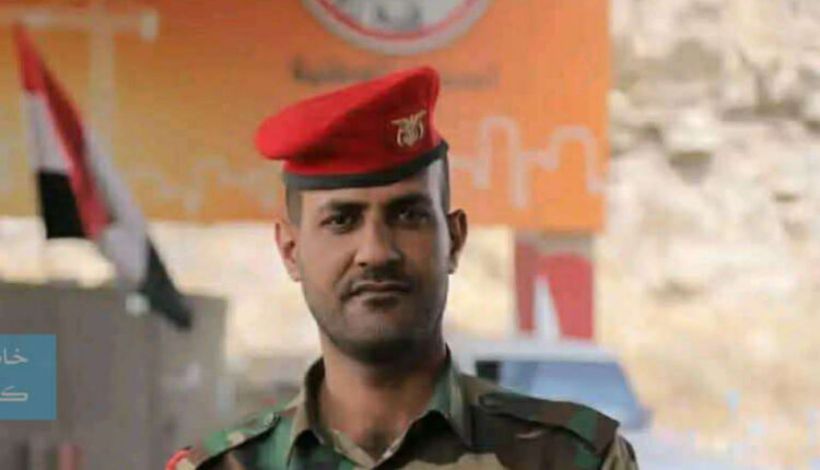 الانهيارات والخسائر تتفاقم..مقتل قائد المنفذ الشرقي في تعز