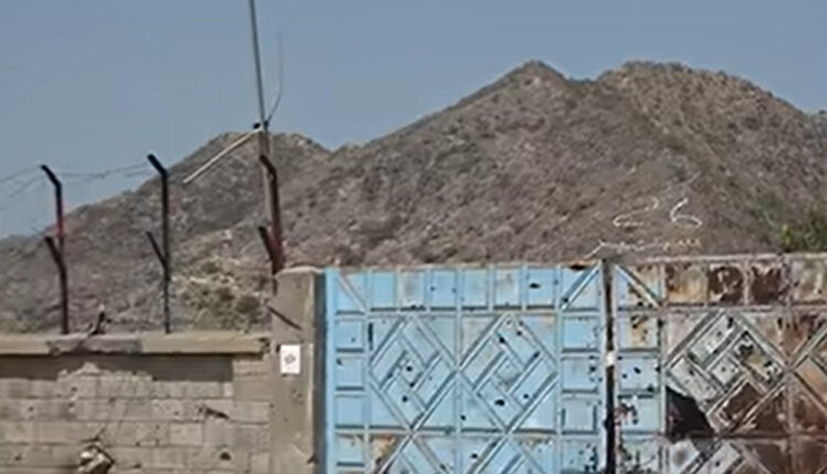 انهيار في صفوف قوات الإصلاح.. ماذا يحدث في الجبهة الغربية لمدينة تعز؟